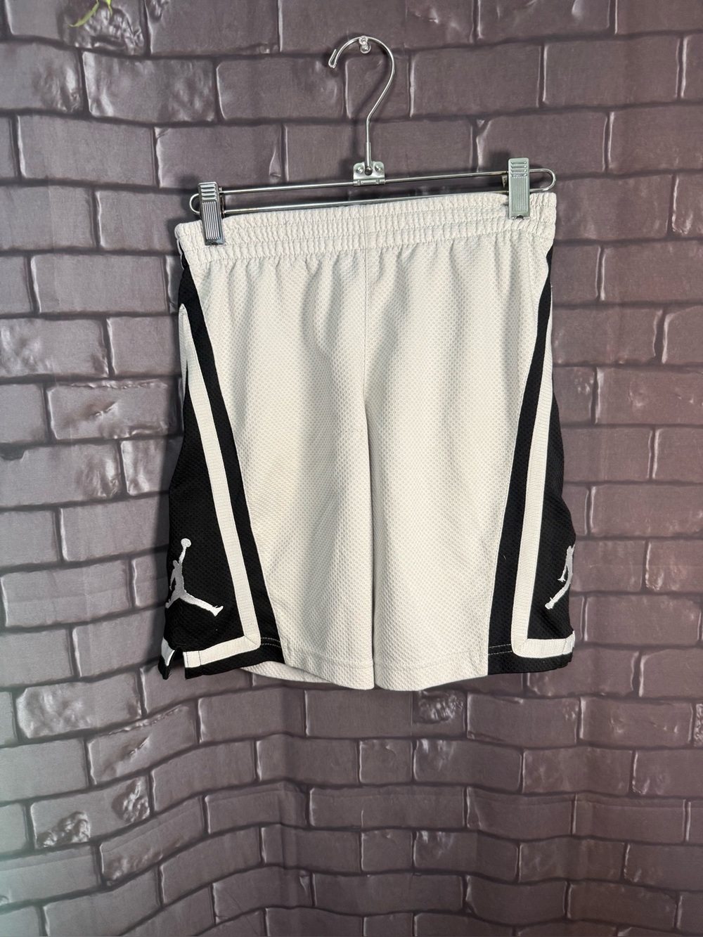 Jordan kids White & Black Athletic Basketball Shorts